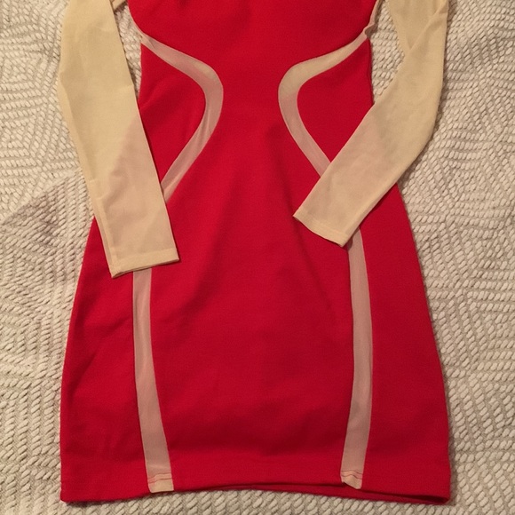 Arden B. (NWT) - Beautiful Red Dress with Nude sleeves - Picture 4 of 9